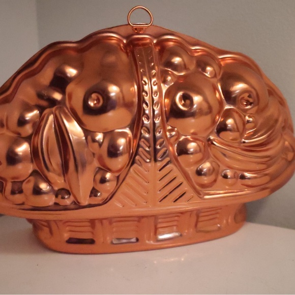 Vintage Copper Jello Mould Wall Decor Farmhouse Decor Kitschy Kitchen Fruit bask - Picture 1 of 4